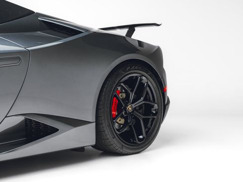 Used 2017 Lamborghini Huracan LP 580-2 RWD image 21