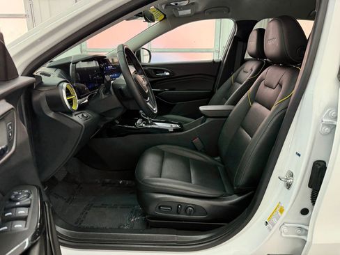 Used 2025 Chevrolet Trax ACTIV w/ Driver Confidence Package FWD image 5