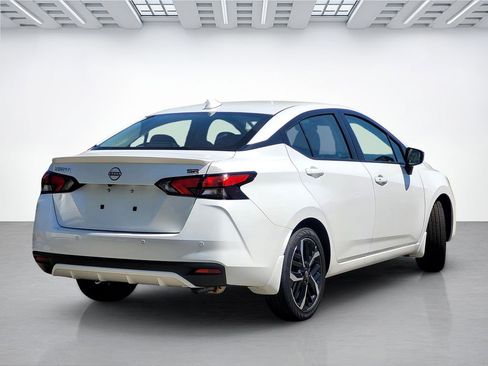 New 2025 Nissan Versa SR w/ Trunk Package FWD image 4
