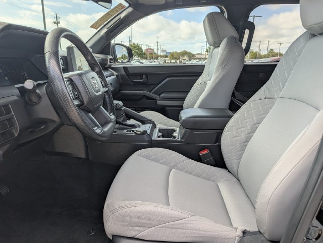Used 2025 Toyota Tacoma SR5 AWD/4WD image 26