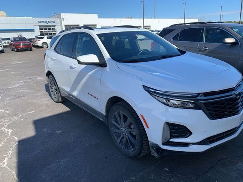 Used 2022 Chevrolet Equinox RS w/ LPO, Floor Liner Package image 8
