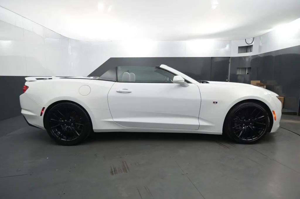 Used 2023 Chevrolet Camaro LT RWD image 6