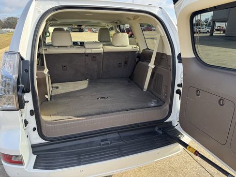 Used 2014 Lexus GX 460 image 46