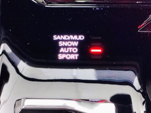 New 2026 Jeep Grand Wagoneer Limited AWD/4WD image 36