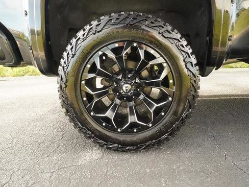 Used 2022 GMC Sierra 1500 AT4 w/ AT4 Preferred Package AWD/4WD image 42