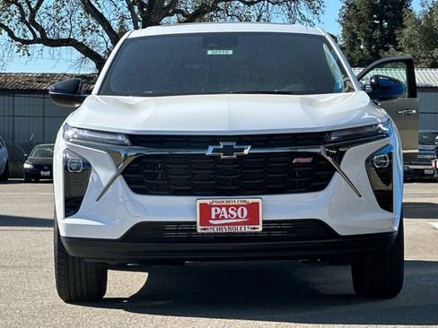 New 2026 Chevrolet Trax RS w/ Sunroof Package image 12