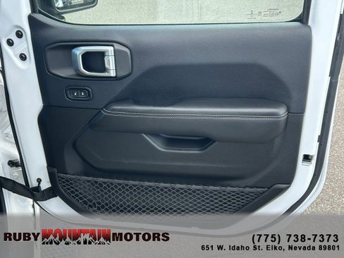 Used 2018 Jeep Wrangler Unlimited Sahara w/ Cold Weather Group image 23