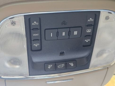 Used 2020 Jeep Grand Cherokee Limited w/ Luxury Group II image 37