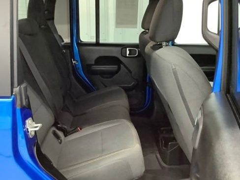 Used 2024 Jeep Gladiator Sport image 10