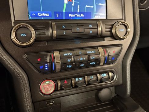 Used 2020 Ford Mustang Shelby GT350 w/ Technology Package RWD image 27