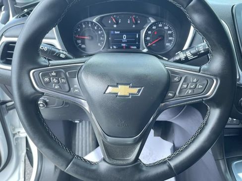 Used 2024 Chevrolet Equinox LT FWD image 11