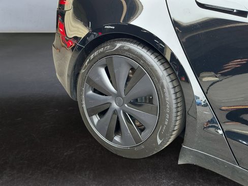 Used 2022 Tesla Model S image 10