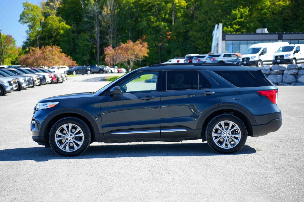 Used 2023 Ford Explorer XLT w/ Equipment Group 202A AWD/4WD image 8