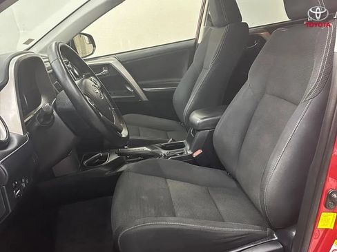 Used 2017 Toyota RAV4 XLE w/ Carpet Mat Package FWD image 11