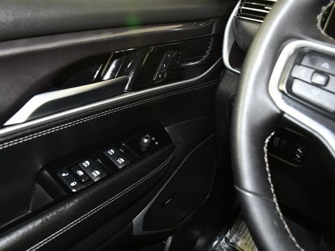 Used 2024 Jeep Wagoneer 4WD w/ HD Trailer Tow Package image 35