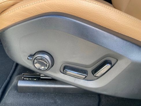 Used 2020 Volvo XC60 T5 Inscription w/ Protection Package Premier image 11