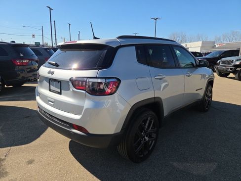 New 2026 Jeep Compass Latitude image 8