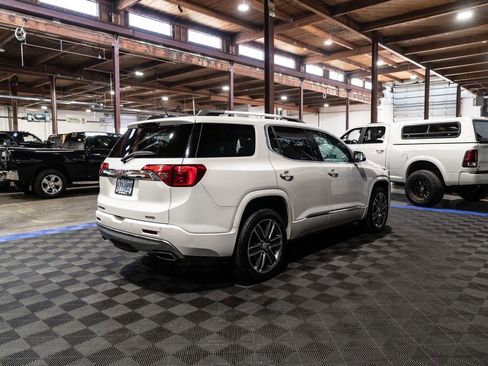 Used 2017 GMC Acadia Denali w/ Technology Package AWD/4WD image 5