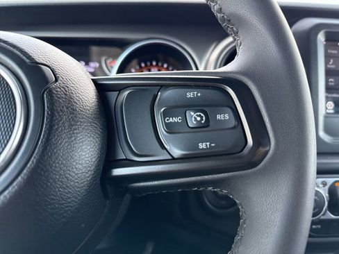 Used 2023 Jeep Wrangler Willys image 30