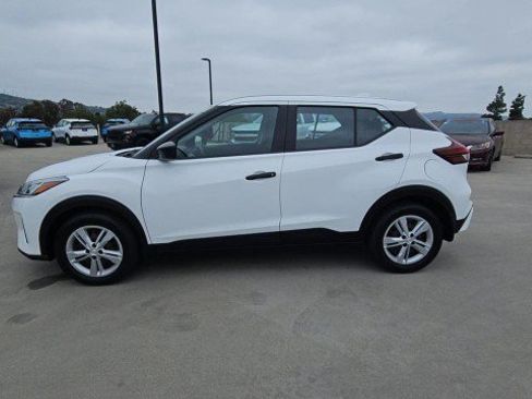 Used 2023 Nissan Kicks S FWD image 5