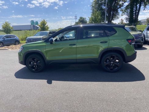 New 2025 Volkswagen Taos SE image 6