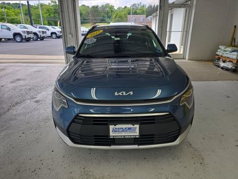 Certified 2025 Kia Niro EX FWD image 8