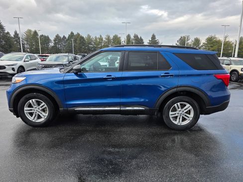 Certified 2022 Ford Explorer XLT w/ Equipment Group 202A image 2