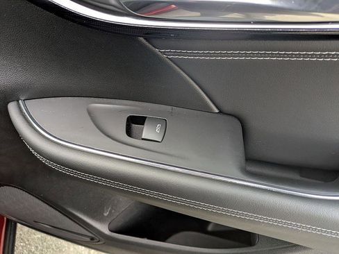 Used 2023 Buick Envision Essence image 36