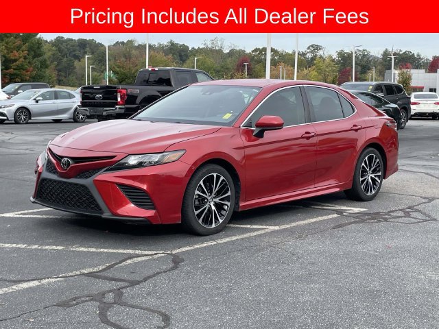Used 2020 Toyota Camry SE FWD image 1