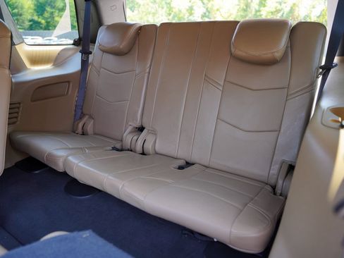 Used 2020 Cadillac Escalade Platinum AWD/4WD image 40