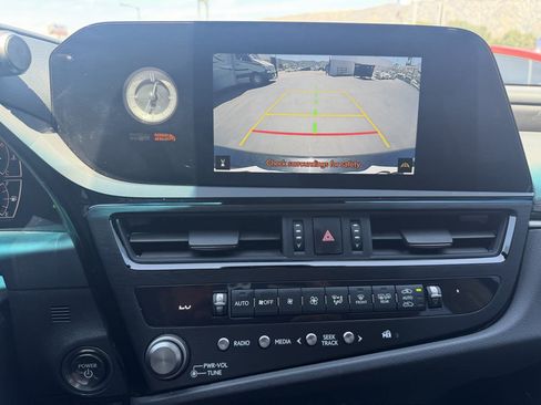 Used 2025 Lexus ES 300h w/ Premium Package FWD image 11