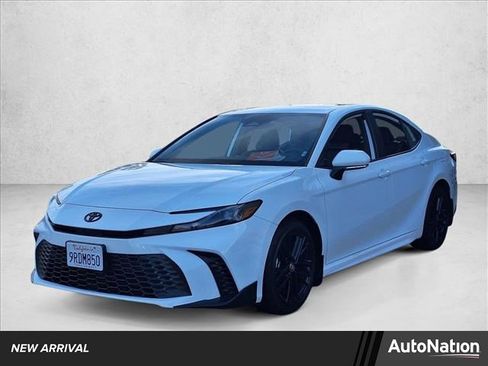 Certified 2025 Toyota Camry SE w/ Convenience Package image 1