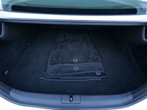 Used 2023 Genesis G70 2.0T image 58