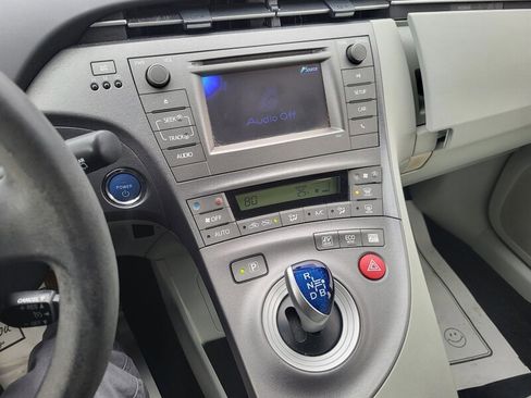 Used 2015 Toyota Prius Two image 17