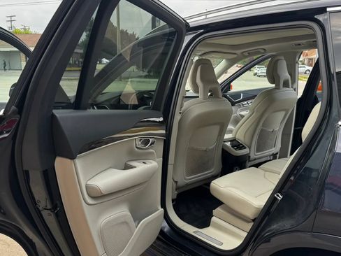 Used 2016 Volvo XC90 T6 Momentum w/ Momentum Plus Package AWD/4WD image 16
