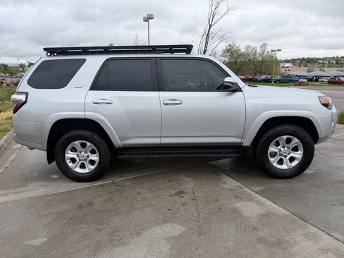 Used 2024 Toyota 4Runner SR5 Premium w/ Moonroof Package AWD/4WD image 10