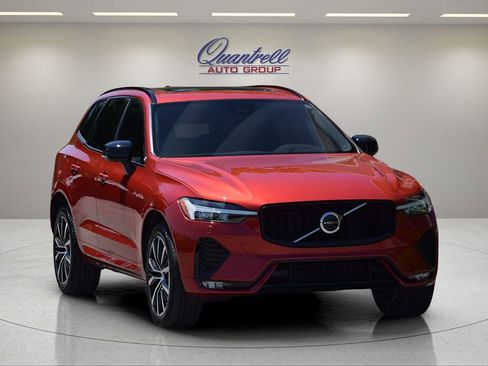 Certified 2023 Volvo XC60 B5 Plus w/ Climate Package AWD/4WD image 2