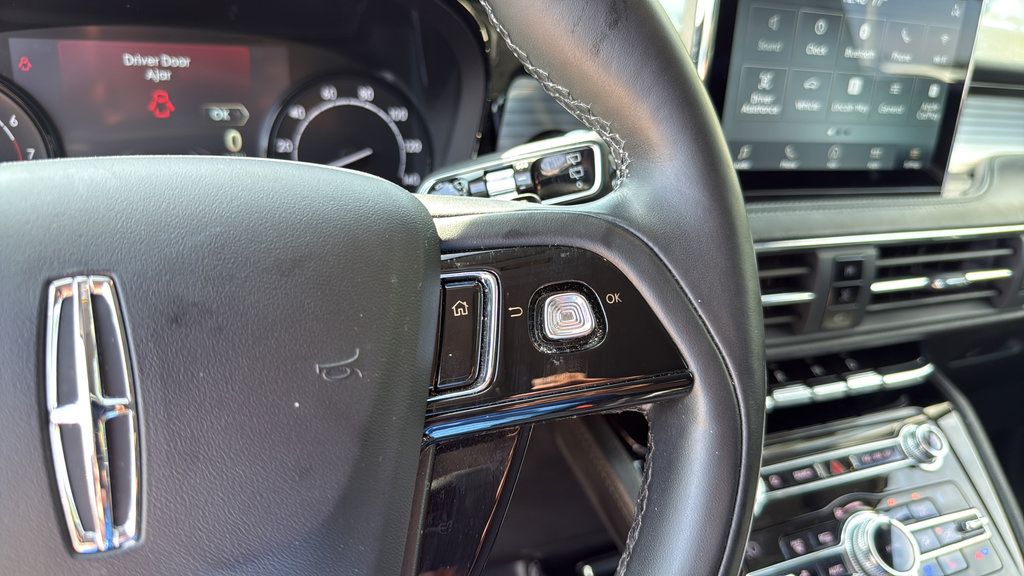 Used 2020 Lincoln Corsair AWD w/ Premium Package image 29