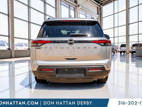 Used 2025 Nissan Pathfinder SV FWD image 31