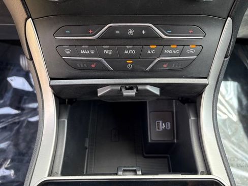 Used 2020 Ford Edge SEL w/ Convenience Package AWD/4WD image 16