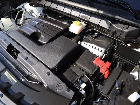 Used 2022 Nissan Pathfinder SV image 3