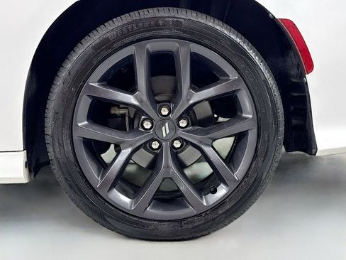 Used 2020 Dodge Charger R/T RWD image 10