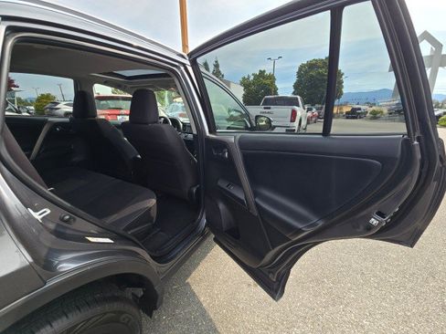 Used 2017 Toyota RAV4 XLE image 13