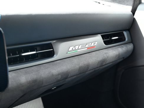Used 2023 Maserati MC20 Coupe RWD image 39