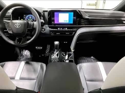 Certified 2025 Toyota Camry SE FWD image 16