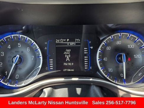 Used 2023 Chrysler Voyager LX FWD image 30