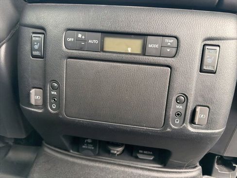 Used 2020 Nissan Armada Platinum w/ Captain's Chairs Package AWD/4WD image 19