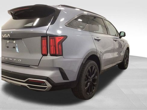 Used 2022 Kia Sorento SX image 4