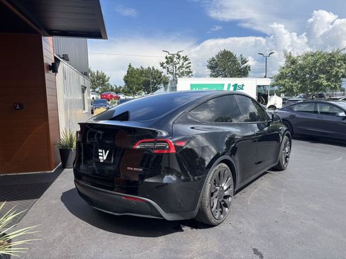 Used 2022 Tesla Model Y Performance AWD/4WD image 10