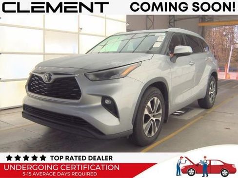 Used 2022 Toyota Highlander XLE image 1